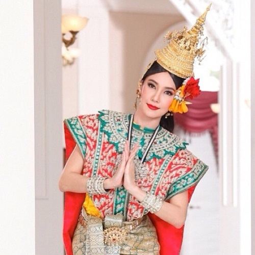 ชุดไทย