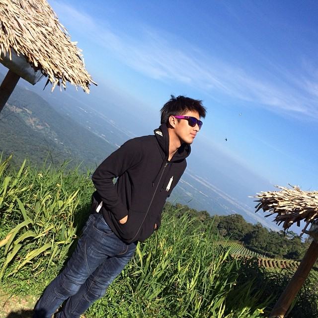 เขต ธาราเขต หนุ่มหล่อคมเข้มจากวิกหมอชิต
