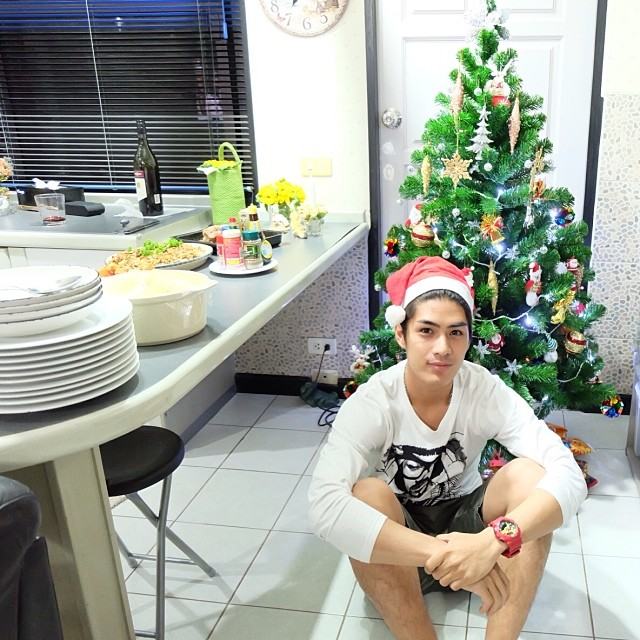 เขต ธาราเขต หนุ่มหล่อคมเข้มจากวิกหมอชิต