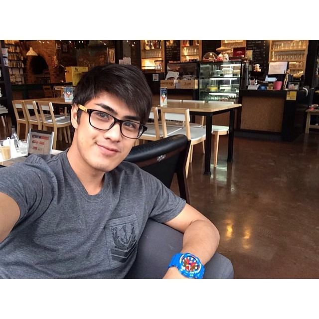 เขต ธาราเขต หนุ่มหล่อคมเข้มจากวิกหมอชิต