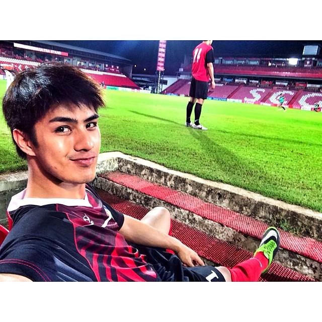 เขต ธาราเขต หนุ่มหล่อคมเข้มจากวิกหมอชิต