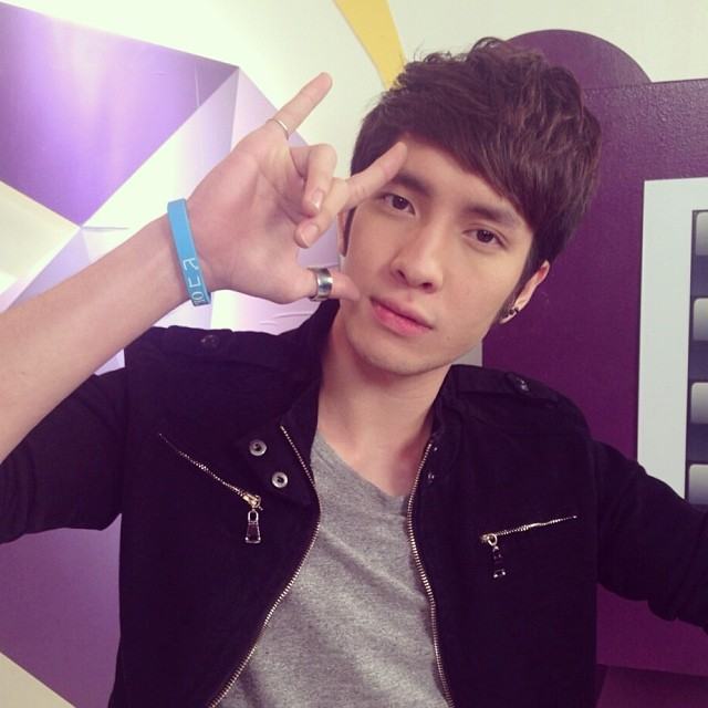 แพน วงแวมป์ ถ้าจะขาวขนาดนี้นะ ...น่ากินไหม๊ละ