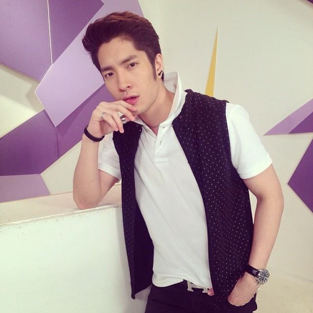 แพน วงแวมป์ ถ้าจะขาวขนาดนี้นะ ...น่ากินไหม๊ละ