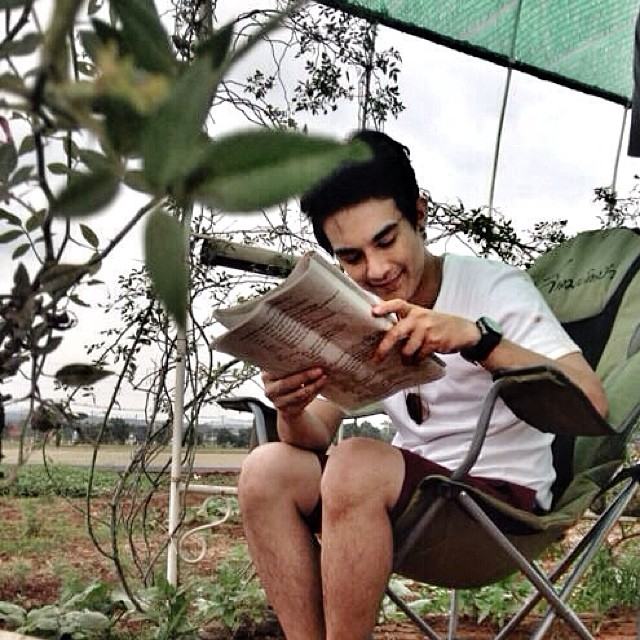 โตนนท์ วงศ์บุญ  ยิ้ม ยิ้ม จะละลายค๊ะ