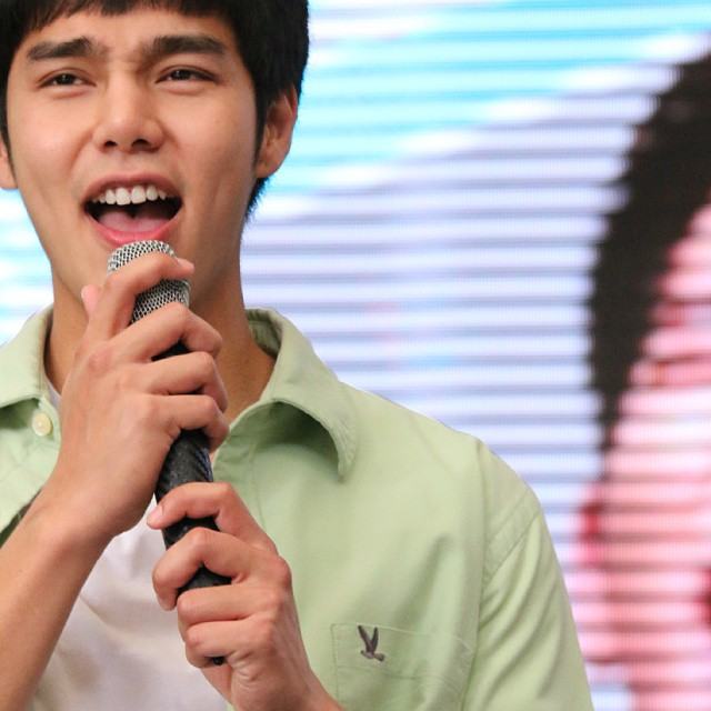 บูม ปิยพันธ์ พระเอกที่น่ากินอีกคนค๊ะ