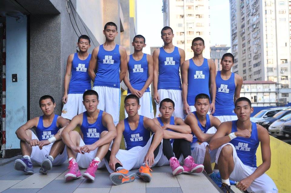 หนุ่มหนุ่มนักกีฬา