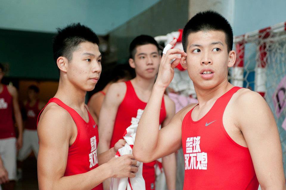 หนุ่มหนุ่มนักกีฬา
