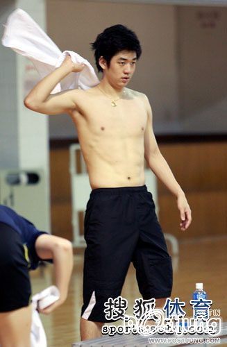 นักแบดมินตันทีมชาติเกาหลี Lee Yong Dae