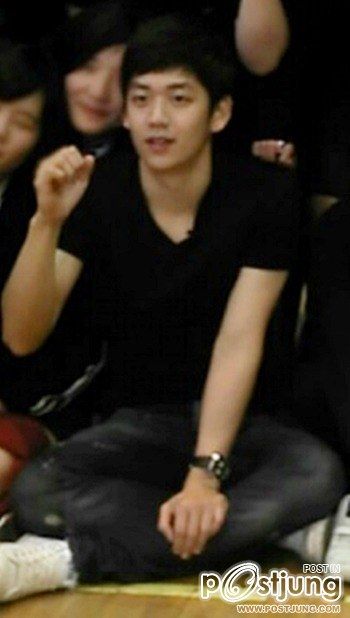 นักแบดมินตันทีมชาติเกาหลี Lee Yong Dae