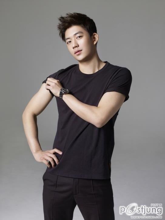 นักแบดมินตันทีมชาติเกาหลี Lee Yong Dae
