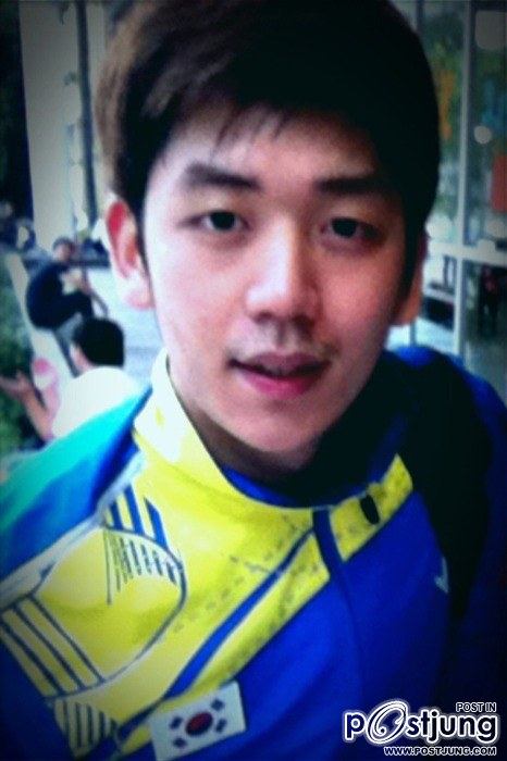 นักแบดมินตันทีมชาติเกาหลี Lee Yong Dae