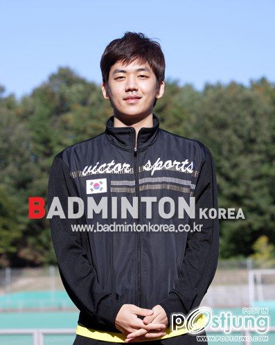 นักแบดมินตันทีมชาติเกาหลี Lee Yong Dae