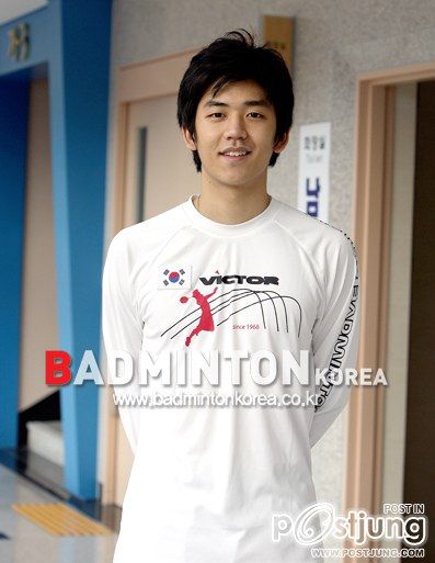 นักแบดมินตันทีมชาติเกาหลี Lee Yong Dae