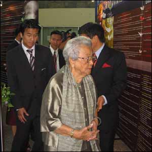 ท่านผู้หญิงพูนศุข พนมยงค์ สตรีผู้ที่ไม่ขอรับเกรียติยศใดใดทั้งสิ้น