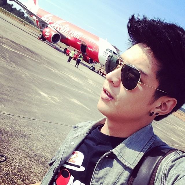 โหน ธนากร หล๊อหล่อ (อัพเดทไอจี)