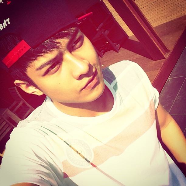 โหน ธนากร หล๊อหล่อ (อัพเดทไอจี)