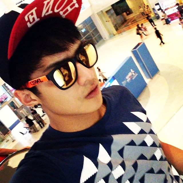 โหน ธนากร หล๊อหล่อ (อัพเดทไอจี)