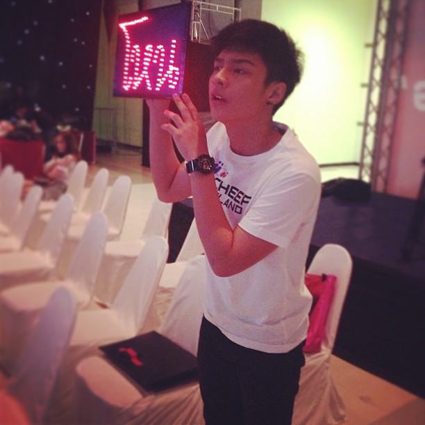 โหน ธนากร หล๊อหล่อ (อัพเดทไอจี)