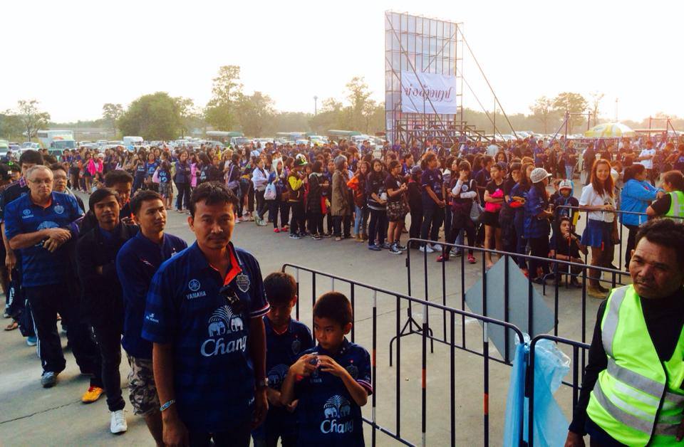 บรรยากาศงานเค้าดาวน์เฟสติวัล2014ที่นครบุรีรัมย์