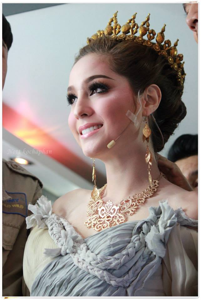 พระนางมัทรี เวอร์ชั่น ขวัญ อุษามณี ใน ละครเวที มหาชาติ มหาบุรุษ