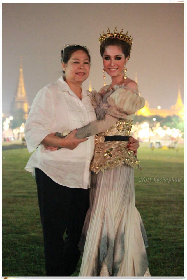 พระนางมัทรี เวอร์ชั่น ขวัญ อุษามณี ใน ละครเวที มหาชาติ มหาบุรุษ