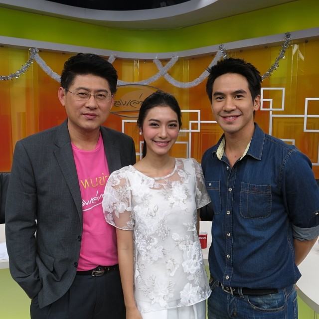 เช้าวานนี้ เหล่าดาราและดาวรุ่งชื่อดังของช่อง3รวมตัวกันอย่างอบอุ่นเข้าไปสวัสดีปีใหม่ผู้ใหญ่ในช่องจ้า!