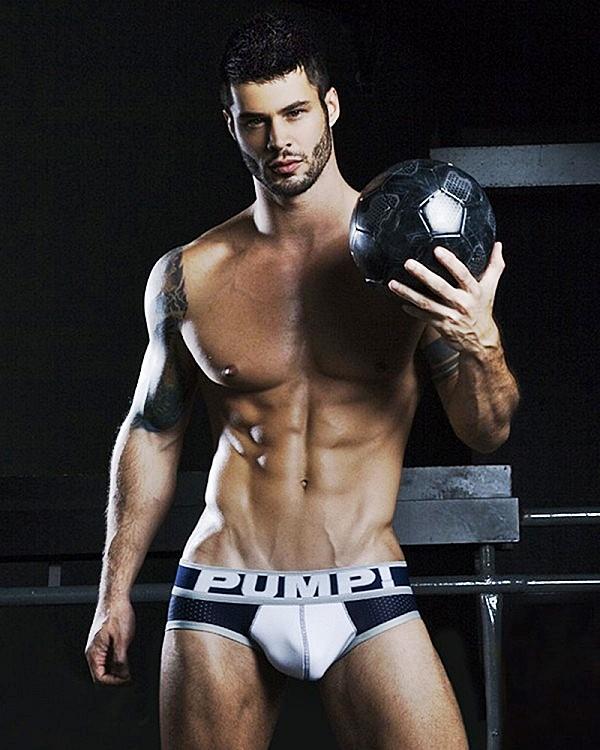 zeus men 106