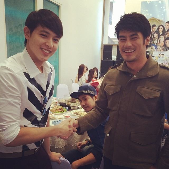 เจมส์จิส่งไม้ต่อให้พี่บอยจากรักออกฤทธิ์ไปสู่ในสวนขวัญครับ อิอิ