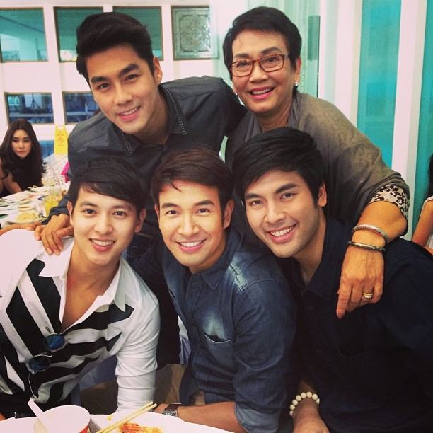 รวบรวมภาพเหล่าคุณชายจุฑาเทพ มารวมตัวกันเฉพาะกิจอีกครั้งในงานเลี้ยงปีใหม่บ้านนายประวิทย์แบบจุใจจ้า!!