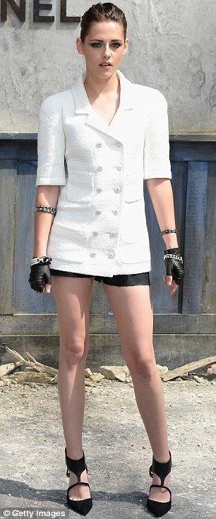 Kristen Stewart  พรีเซนเตอร์คนใหม่ของ CHANEL  คอลเลคชั่น M&eacute;tiers D&rsquo;Art Paris-Dallas