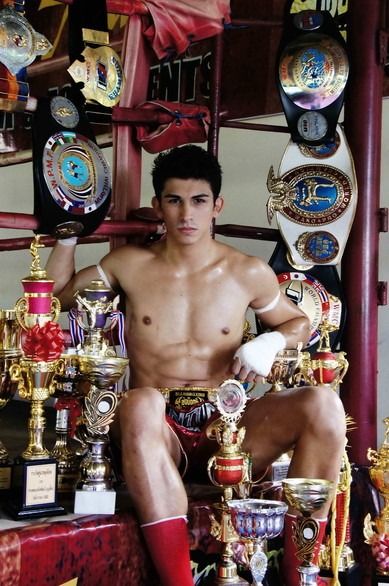 นักมวยที่หล่อที่สุด อองตวน-ลีโอ