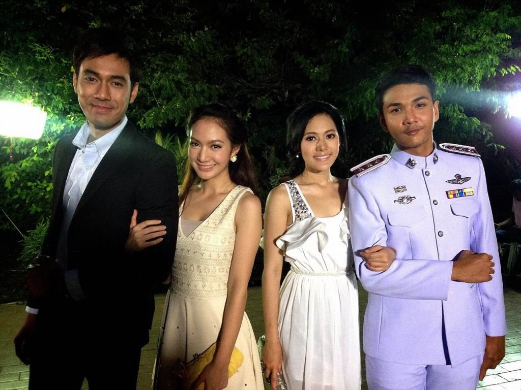 นักแสดง พรมแดนหัวใจ ชอบใครกันบ้างจ้า ...