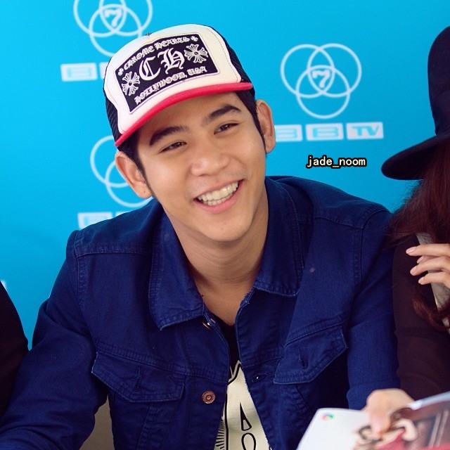 เหล่าดาราวัยรุ่นช่อง7แห่แจกปฏิทิน