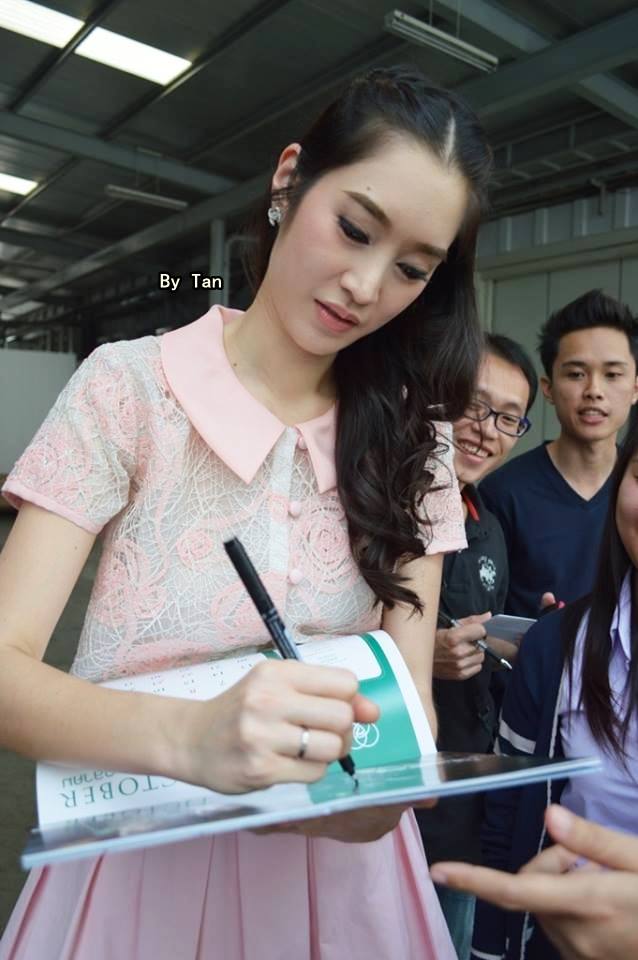 เหล่าดาราวัยรุ่นช่อง7แห่แจกปฏิทิน