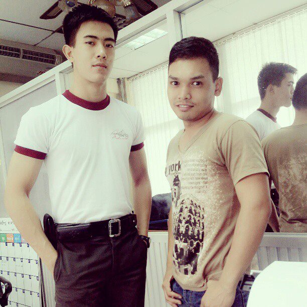 พอแค่นี้ก่อน.....190 หนุ่ม ๆ ในเครื่องแบบ