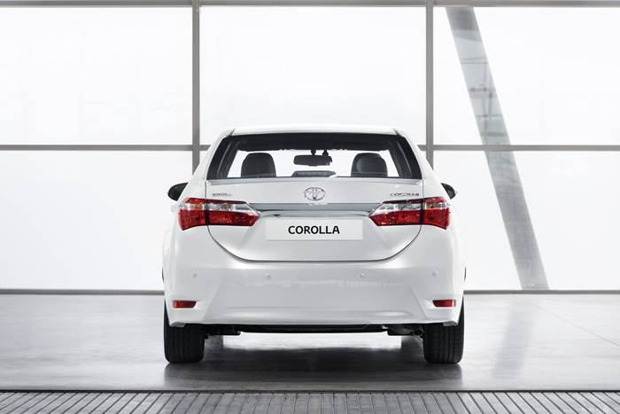TOYOTA ALTIS 2014 & เหตุผลของการเป็นรถ TAXI