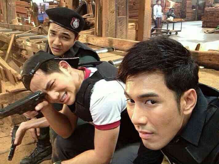ผู้ชายในเครื่องแบบ !!