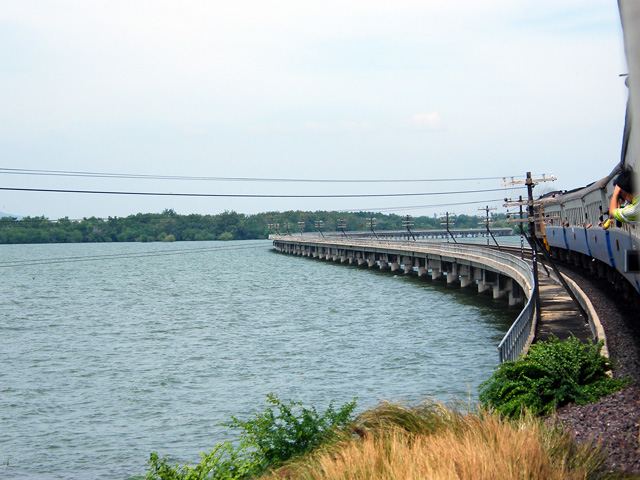 รถไฟกับเขื่อนป่าสัก