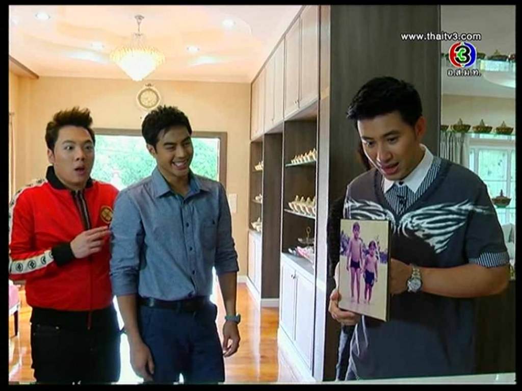 ท๊อป จรณ  ใส่ชุดว้ายน้ำ