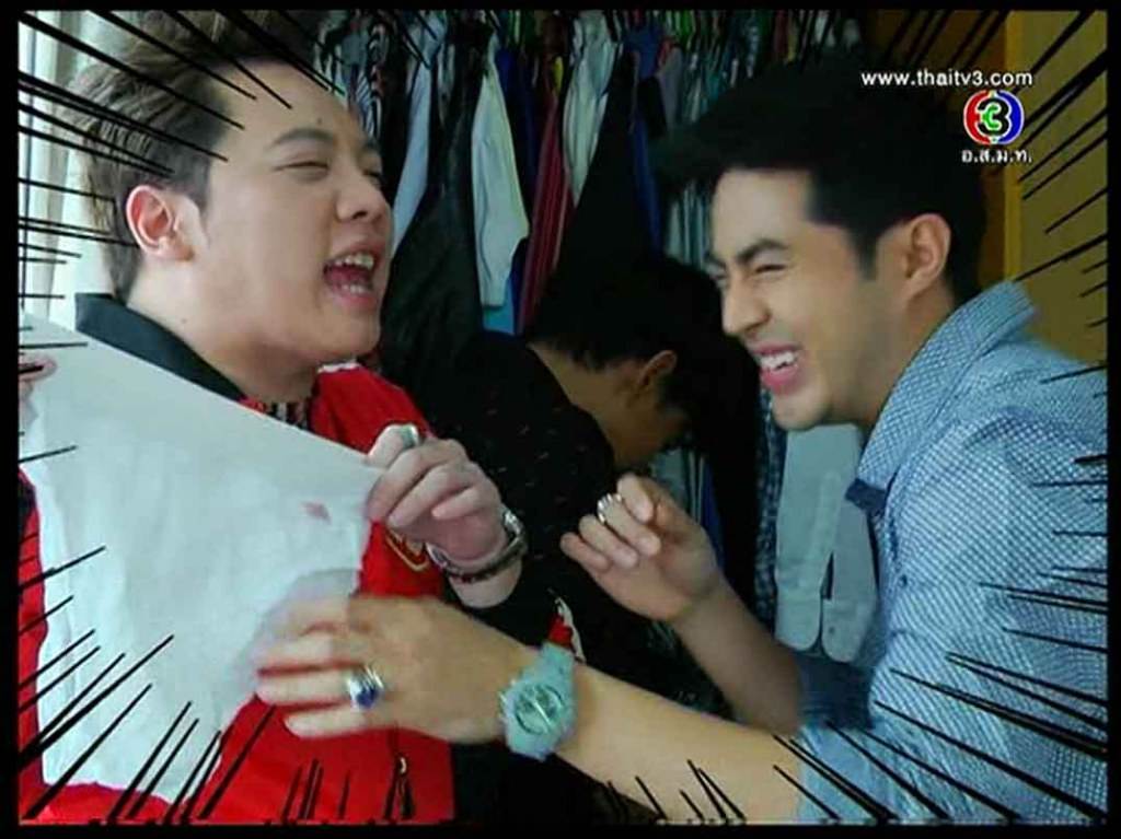 ท๊อป จรณ  ใส่ชุดว้ายน้ำ