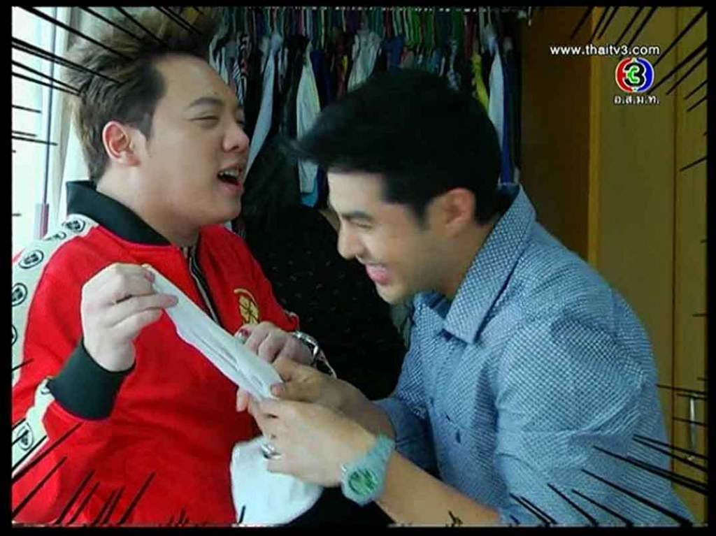 ท๊อป จรณ  ใส่ชุดว้ายน้ำ