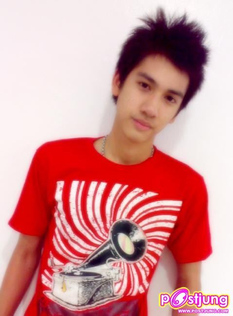 เด็กหนุ่มจาก hi5