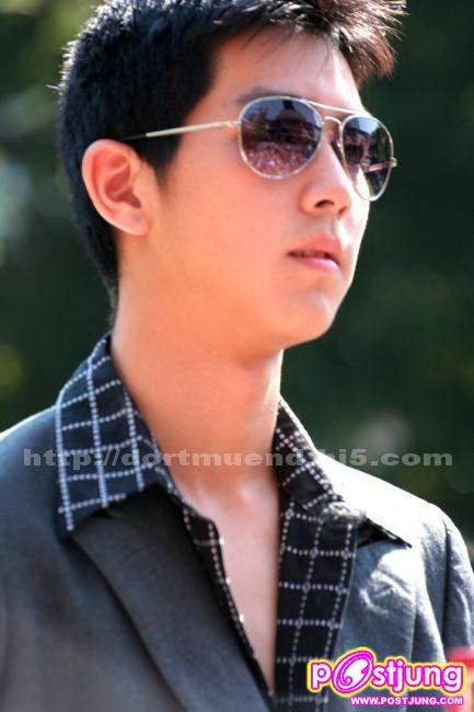 เด็กหนุ่มจาก hi5