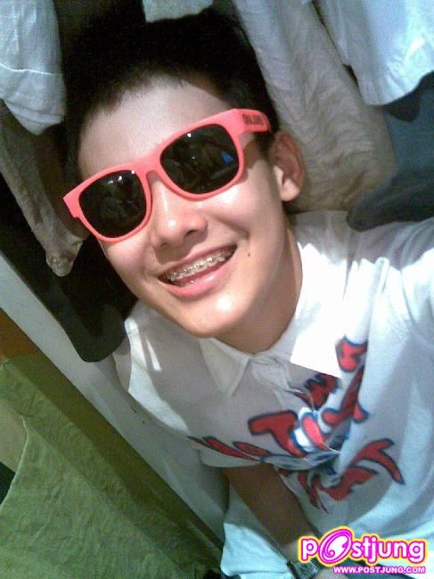 เด็กหนุ่มจาก hi5