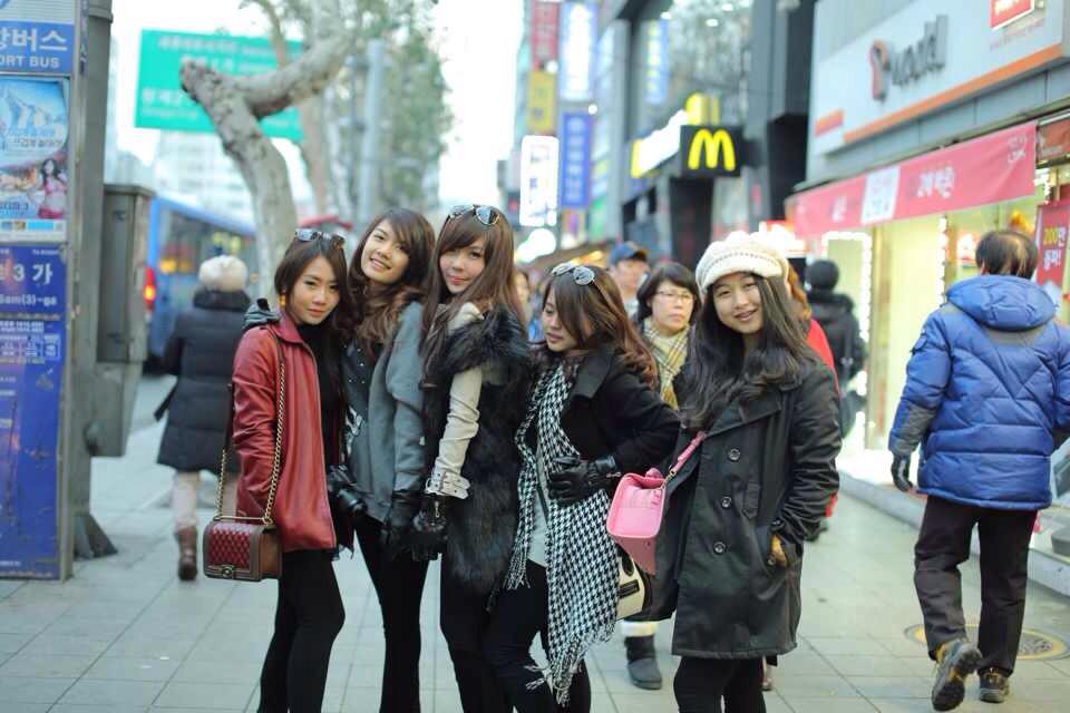 หนีความวุ่นวายไปชมสาวลาวขาวๆดีกว่า