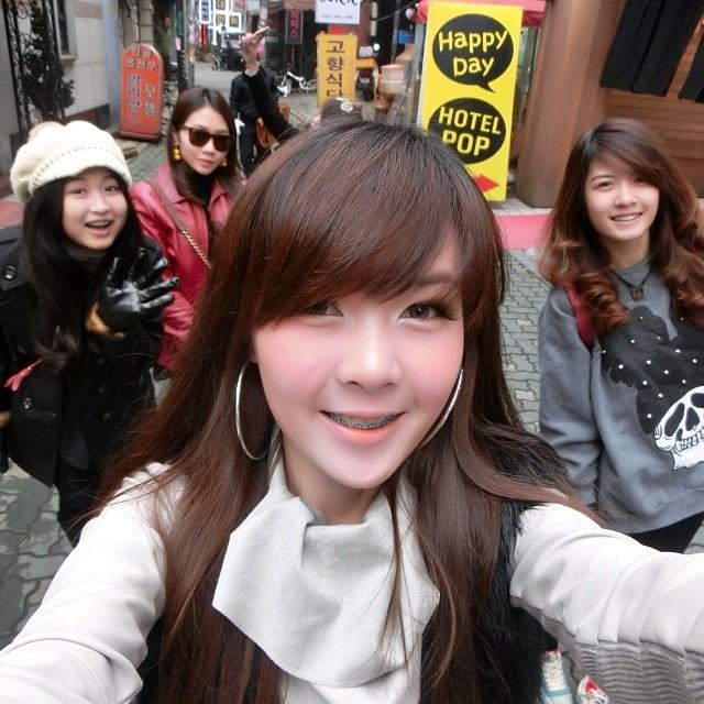 หนีความวุ่นวายไปชมสาวลาวขาวๆดีกว่า
