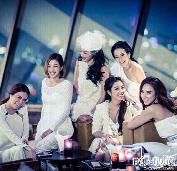 เมื่อเหล่านางฟ้า มายินดี กับเพื่อนรัก เมย์ พิชนาฎ จะสวยงามขนาดใหนมาดูกัน