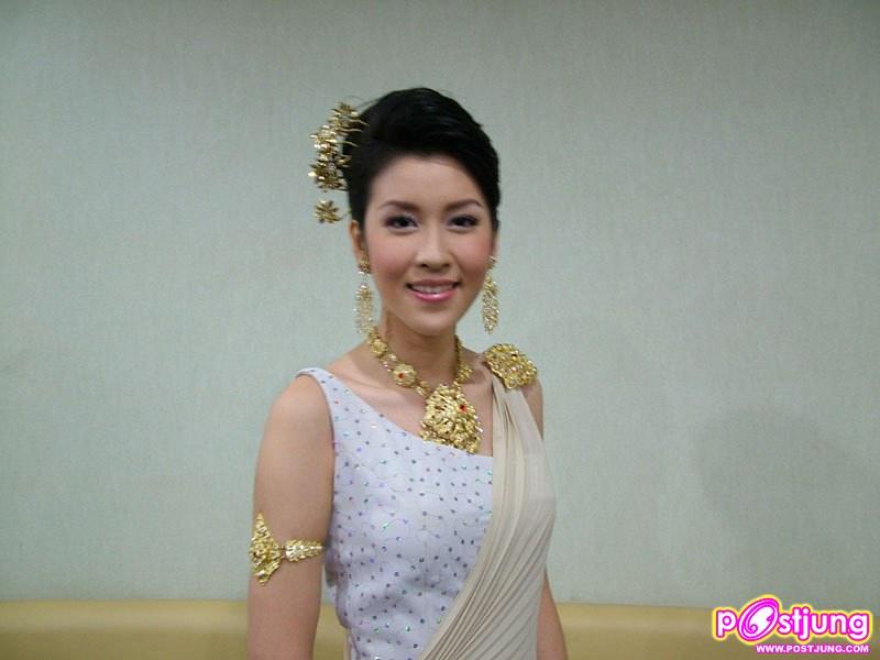 ภาพหาชมยาก  ดาราสาวกับชุดไทย