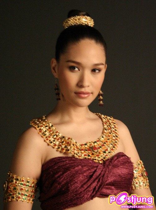 ภาพหาชมยาก  ดาราสาวกับชุดไทย