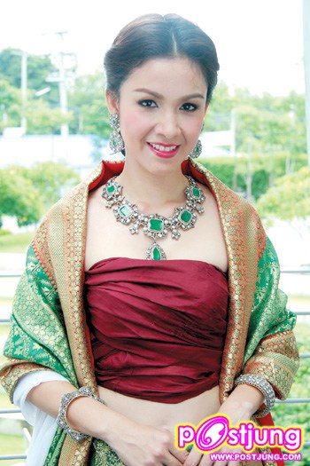 ภาพหาชมยาก  ดาราสาวกับชุดไทย